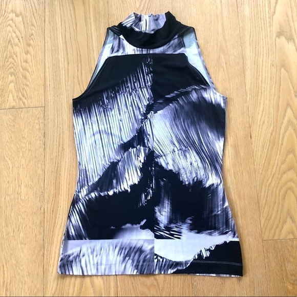 NWT Paul Smith DIGITAL PRINT MOCK NECK SLEEVELESS TOP PURPLE -M - Picture 2 of 10